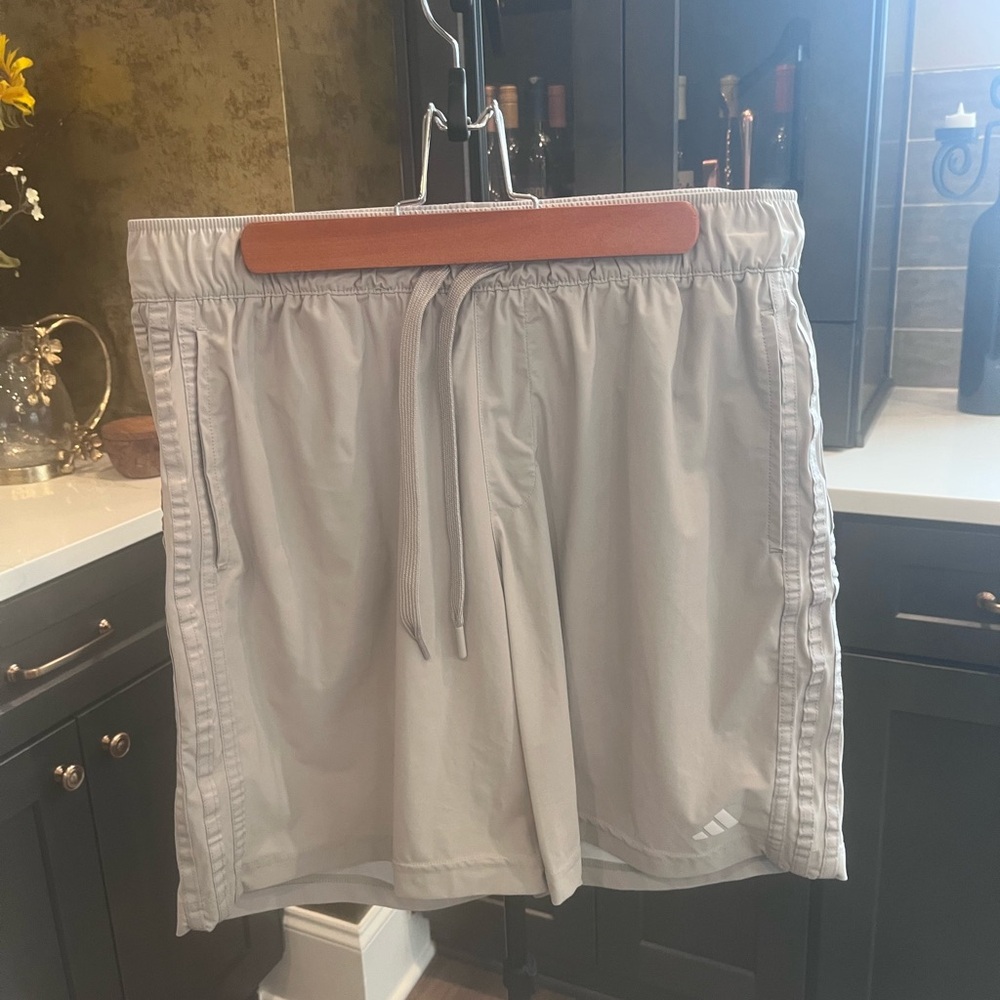Adidas Men’s Light Beige Athletic Shorts SIZE M